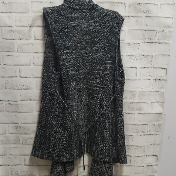 States vest   - Picture 3 of 3